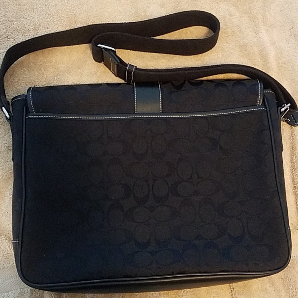 COPY - COACH Signature Messenger Bag - Picture 3 of 6